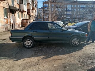 1988 Mitsubishi Galant V, зелёный, 115000 рублей, вид 2
