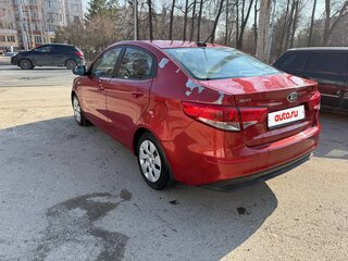 2017 Kia Rio III Рестайлинг, красный, 680000 рублей, вид 5