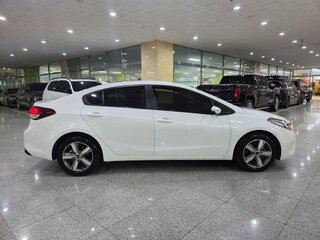 2017 Kia K3 I Рестайлинг, белый, 1220000 рублей, вид 5