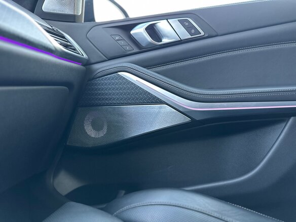 2020 BMW X5 M50i IV (G05/G18), чёрный, 11400000 рублей - вид 10