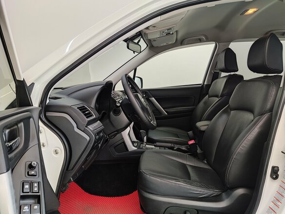 2015 Subaru Forester IV, белый - вид 14