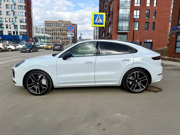 2019 Porsche Cayenne S Coupé III, белый, 8500000 рублей - вид 1