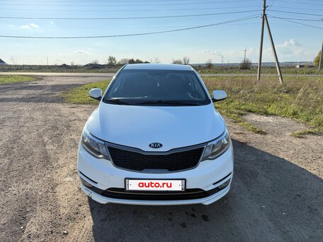 2016 Kia Rio III Рестайлинг, белый, 950000 рублей, вид 1