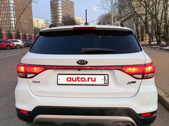 2019 Kia Rio X-Line IV, белый, 1800000 рублей - вид 5