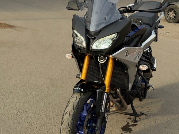 2019 Yamaha MT-09 Tracer (FJ-09), чёрный, 1000000 рублей - вид 8