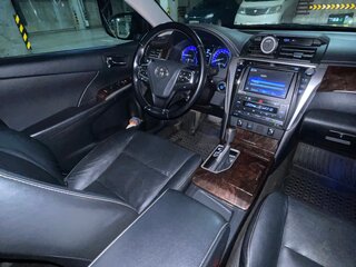 2016 Toyota Camry VII (XV50) Рестайлинг, чёрный, 2100000 рублей, вид 5