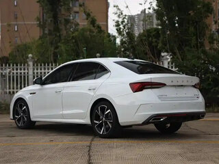 2023 Skoda Octavia IV (A8), белый, 1997208 рублей, вид 4
