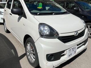 2016 Daihatsu Mira e:S I Рестайлинг, белый, 530000 рублей, вид 2