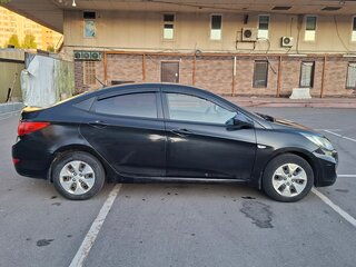 2013 Hyundai Solaris I, чёрный, 475000 рублей, вид 4