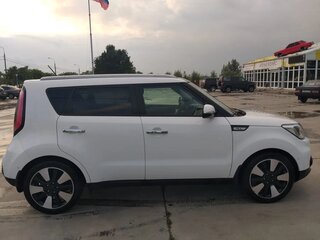 2018 Kia Soul II Рестайлинг, белый, 2000000 рублей, вид 2