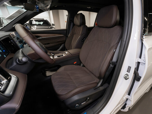 2025 Geely Monjaro (Xingyue L) I Рестайлинг 2 (China Market), белый - вид 8