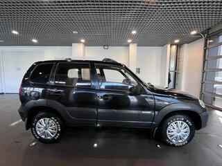 2011 Chevrolet Niva I Рестайлинг, чёрный, 259000 рублей, вид 2