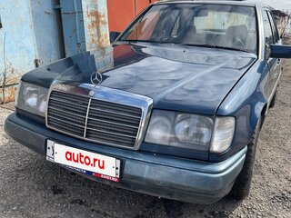 1991 Mercedes-Benz W124 230, синий, 320000 рублей, вид 1