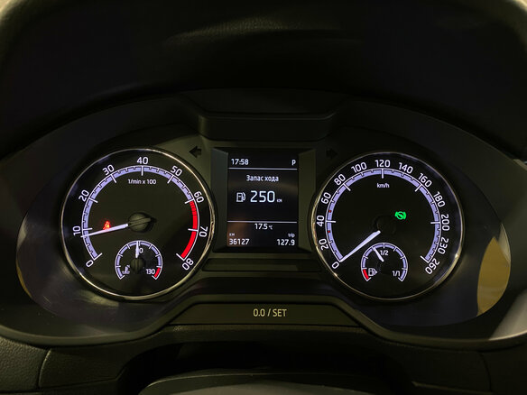 2019 Skoda Octavia III (A7) Рестайлинг, белый, 2100000 рублей - вид 18