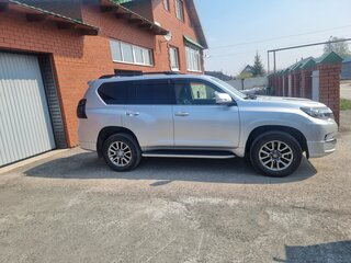 2020 Toyota Land Cruiser Prado 150 Series Рестайлинг 3, серебристый, 5450000 рублей, вид 1