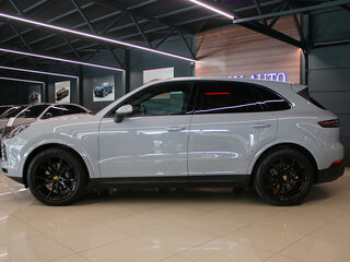 2020 Porsche Cayenne III, чёрный, 8450000 рублей, вид 2