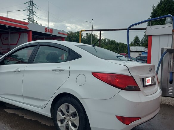 2016 Hyundai Solaris I Рестайлинг, белый, 600000 рублей - вид 11