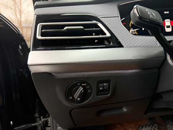 2023 Volkswagen Lavida III Рестайлинг, чёрный, 1580070 рублей - вид 11