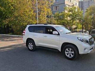 2017 Toyota Land Cruiser Prado 150 Series Рестайлинг 1, белый, 4000000 рублей, вид 1