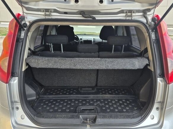 2007 Nissan Note I, серебристый, 570000 рублей - вид 4