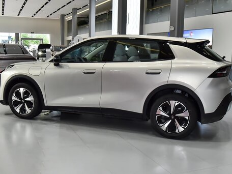 2026 Changan Qiyuan Q05 51.9 kWh II, серебристый, 2338000 рублей, вид 3