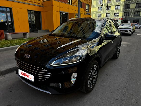 2020 Ford Kuga III, чёрный
