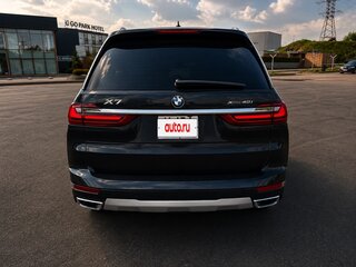 2021 BMW X7 40i I (G07), серый, 8900000 рублей, вид 5