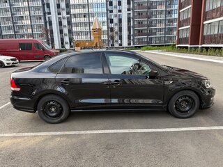 2018 Volkswagen Polo V Рестайлинг, чёрный, 1200000 рублей, вид 3