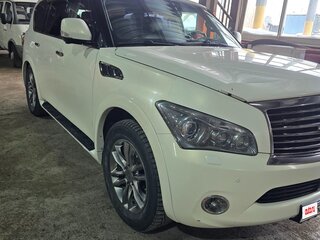 2013 Infiniti QX56 II, белый, 2000000 рублей, вид 2
