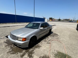 1998 Mercedes-Benz C-Класс 180 I (W202) Рестайлинг, серебристый, 265000 рублей, вид 1