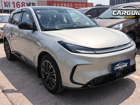 2025 Arcfox T1, серебристый, 1350000 рублей, вид 2