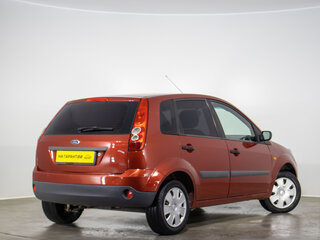 2008 Ford Fiesta Mk5, красный, 279000 рублей, вид 4