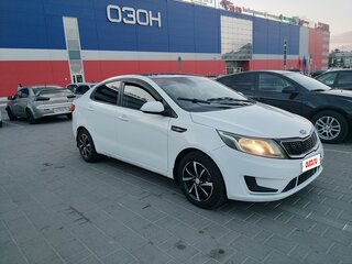 2012 Kia Rio III, белый, 465000 рублей, вид 2