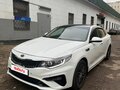 2019 Kia Optima IV Рестайлинг, белый, 1875000 рублей