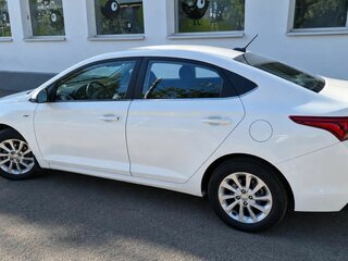 2020 Hyundai Solaris II, белый, 1750000 рублей, вид 3
