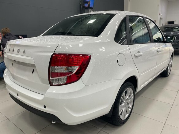 2026 Lada (ВАЗ) Granta I Рестайлинг, белый, 1188000 рублей - вид 2
