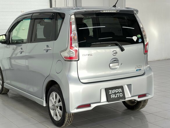 2017 Nissan Dayz I Рестайлинг, серебристый, 729000 рублей - вид 6