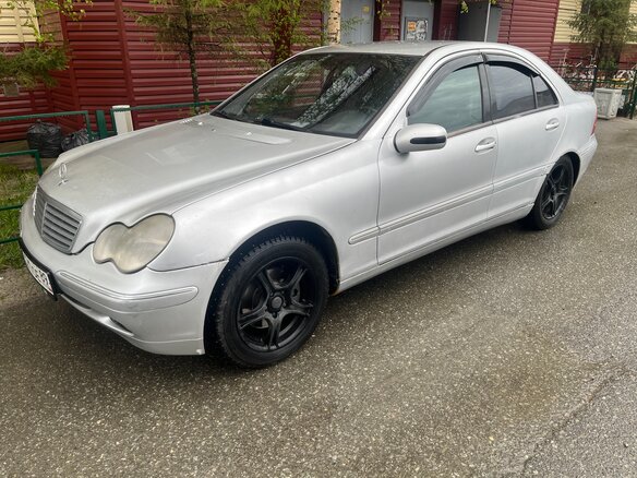 2000 Mercedes-Benz C-Класс 200 II (W203), серебристый - вид 1