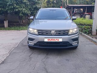 2017 Volkswagen Tiguan II, серебристый, 1900000 рублей, вид 2