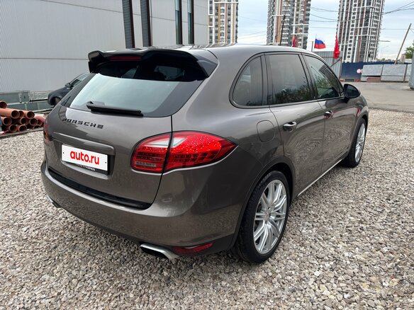 2012 Porsche Cayenne Diesel II (958), коричневый - вид 2