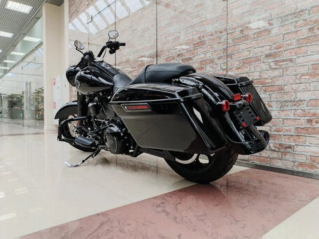 2021 Harley-Davidson Road King, чёрный, 1690000 рублей, вид 3