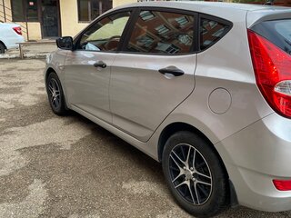2011 Hyundai Solaris I, серебристый, 710000 рублей, вид 5