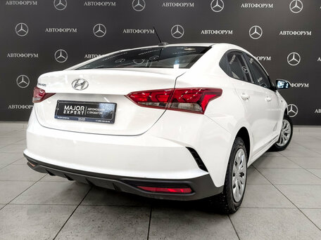2022 Hyundai Solaris II Рестайлинг, белый, 1584000 рублей, вид 5