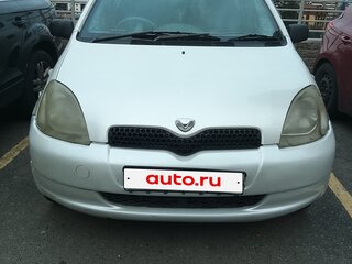 2002 Toyota Vitz I (P10), белый, 300000 рублей, вид 3