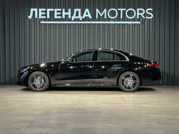 2025 Mercedes-Benz E-Класс 300 VI (W214, S214), чёрный, 8990000 рублей - вид 1