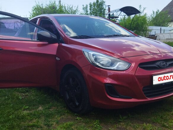 2012 Hyundai Solaris I, красный, 910000 рублей - вид 2