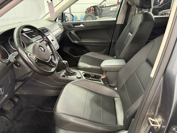 2018 Volkswagen Tiguan Allspace II, серый - вид 12