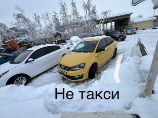 2017 Volkswagen Polo V Рестайлинг, жёлтый, 905000 рублей, вид 1