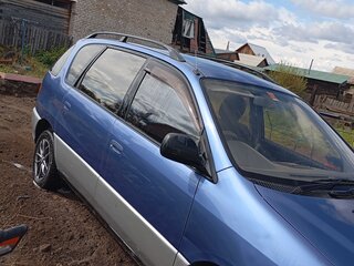 1997 Toyota Ipsum I (M10), синий, 465000 рублей, вид 2