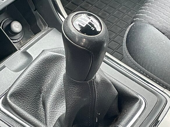 2011 Mazda 6 II (GH) Рестайлинг, белый, 850000 рублей - вид 8